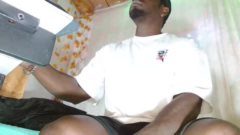 Snapshot of largo_eddy chatting on December 14, 2025, 1:49 pm Largo eddy online show from December 14, 2025, 1:49 pm