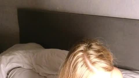 Snapshot of larine_morgan chatting on April 5, 2026, 4:37 pm LarineGMT7 UTC6 online show from April 5, 2026, 4:37 pm