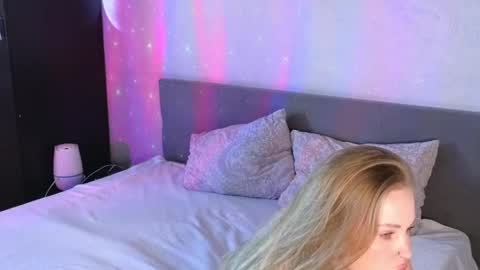 Snapshot of larine_morgan chatting on April 29, 2026, 12:16 am LarineGMT7 UTC6 online show from April 29, 2026, 12:16 am