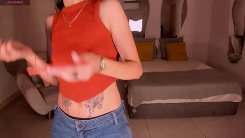 Larisa Smirnov online show from November 12, 2025, 3:51 am