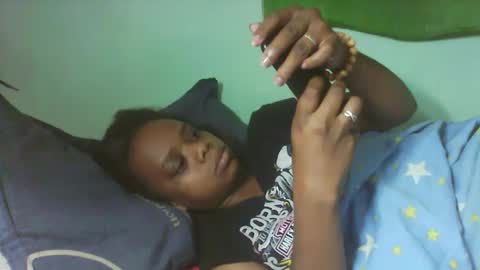 larissa645771 online show from February 18, 2026, 12:01 pm