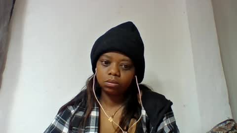 larissa645771 online show from July 6, 2026, 5:26 am