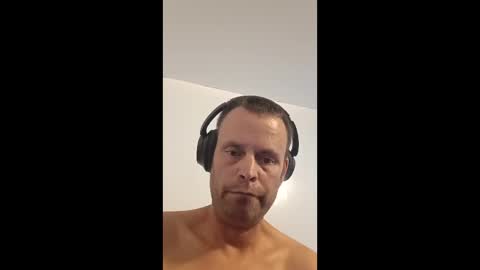 larrybarry794491163 online show from May 12, 2026, 8:39 pm
