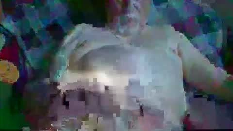 larryw01 online show from May 27, 2026, 1:52 pm