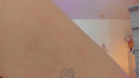 Snapshot of larsonmia chatting on February 5, 2026, 12:21 pm MIA online show from February 5, 2026, 12:21 pm