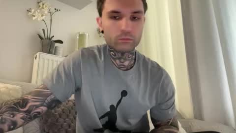 Snapshot of larsskeet chatting on November 29, 2025, 1:36 pm larsskeet online show from November 29, 2025, 1:36 pm