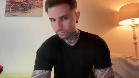 Snapshot of larsskeet chatting on December 3, 2025, 2:37 pm larsskeet online show from December 3, 2025, 2:37 pm