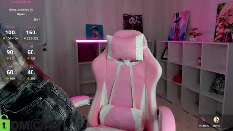 lasly_moon online show from September 23, 2025, 7:22 am