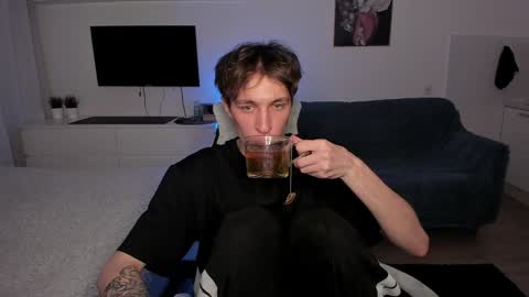 Snapshot of lastnight4you chatting on December 18, 2024, 12:21 am acie online show from December 18, 2024, 12:21 am