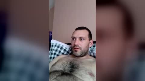 laszloszilagyi925 online show from June 17, 2026, 3:24 pm