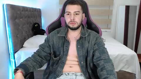 Snapshot of latam_ chatting on March 4, 2025, 8:13 am YOUR BABY online show from March 4, 2025, 8:13 am