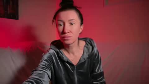 Snapshot of latebloomtati chatting on April 20, 2026, 10:00 pm Goddess Tati Bangs Fetish online show from April 20, 2026, 10:00 pm