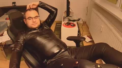latexboy893 online show from November 26, 2025, 12:00 am