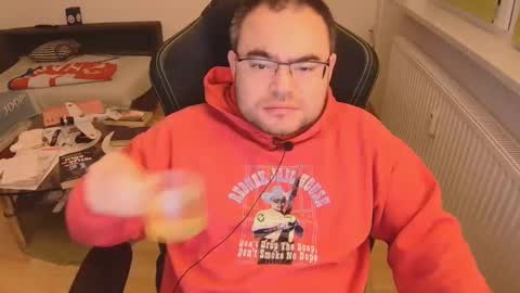 latexboy893 online show from November 29, 2025, 6:44 pm