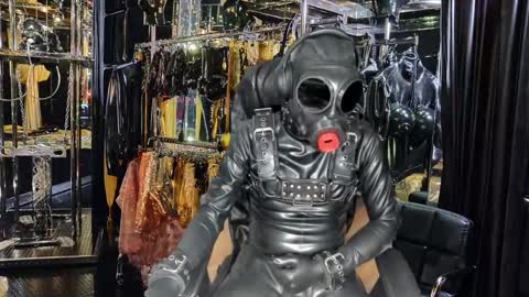 Snapshot of latexlover202 chatting on February 7, 2026, 10:13 pm latexlover202 online show from February 7, 2026, 10:13 pm