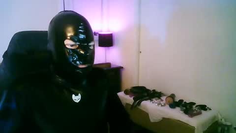 latexminheadroom online show from October 22, 2025, 2:12 am