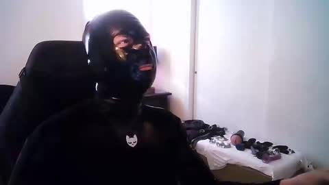 latexminheadroom online show from October 24, 2025, 7:10 pm