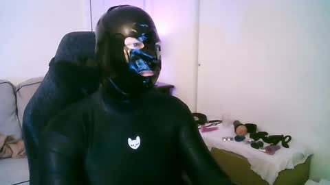 Snapshot of latexminheadroom chatting on May 26, 2026, 1:56 am latexminheadroom online show from May 26, 2026, 1:56 am