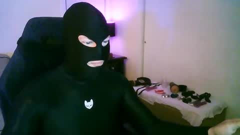 Snapshot of latexminheadroom chatting on June 22, 2026, 2:02 am latexminheadroom online show from June 22, 2026, 2:02 am