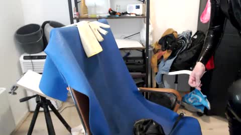 Snapshot of latexslaafboy2 chatting on January 13, 2025, 10:14 am latexslaafboy online show from January 13, 2025, 10:14 am