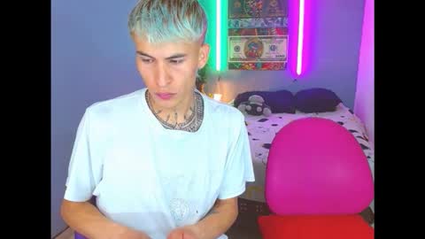 latin_boysxxx_ online show from October 27, 2025, 2:48 am