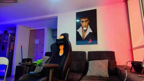 Snapshot of latin_couple77 chatting on February 4, 2025, 4:59 am Sara y Andy online show from February 4, 2025, 4:59 am