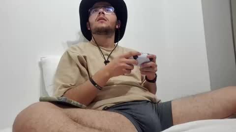 Latin edge online show from March 12, 2025, 2:52 am