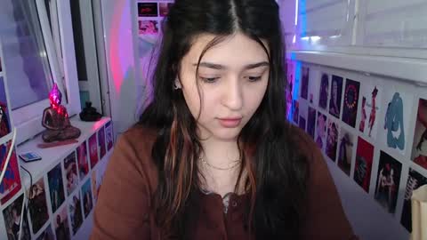 Snapshot of latina_mia chatting on December 6, 2024, 8:37 am miiiiiiaaaa online show from December 6, 2024, 8:37 am