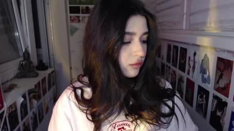 Snapshot of latina_mia chatting on January 7, 2025, 3:46 am miiiiiiaaaa online show from January 7, 2025, 3:46 am