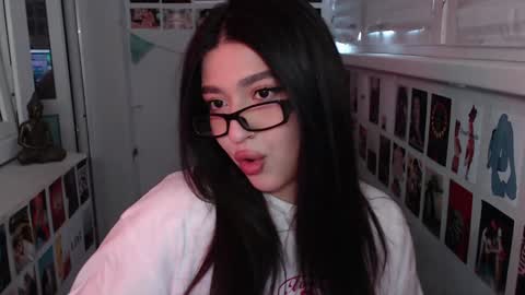 Snapshot of latina_mia chatting on January 12, 2025, 8:25 am miiiiiiaaaa online show from January 12, 2025, 8:25 am