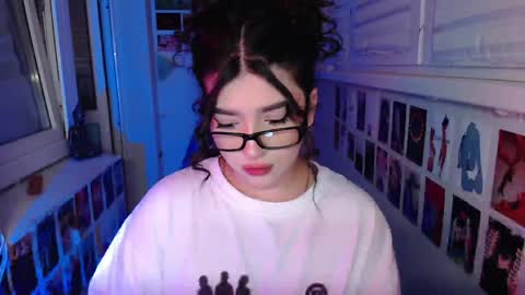 Snapshot of latina_mia chatting on February 2, 2025, 5:37 pm miiiiiiaaaa online show from February 2, 2025, 5:37 pm