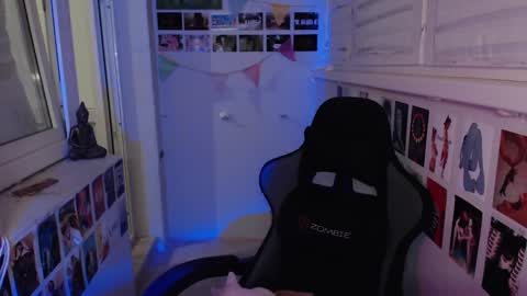 Snapshot of latina_mia chatting on February 6, 2025, 4:14 pm miiiiiiaaaa online show from February 6, 2025, 4:14 pm