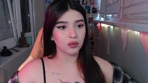 Snapshot of latina_mia chatting on February 19, 2025, 11:38 am miiiiiiaaaa online show from February 19, 2025, 11:38 am