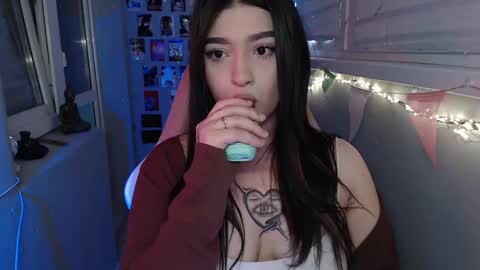 Snapshot of latina_mia chatting on March 4, 2025, 1:06 pm miiiiiiaaaa online show from March 4, 2025, 1:06 pm