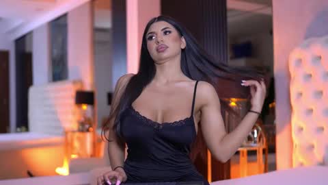 Snapshot of latinaloco chatting on May 14, 2026, 6:04 pm Latina online show from May 14, 2026, 6:04 pm