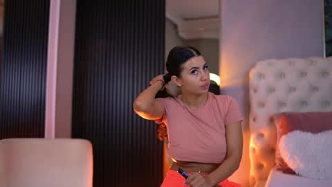 Snapshot of latinaloco chatting on May 24, 2026, 6:24 pm Latina online show from May 24, 2026, 6:24 pm