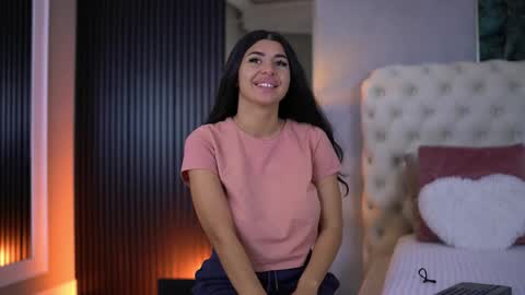 Snapshot of latinaloco chatting on May 31, 2026, 5:53 pm Latina online show from May 31, 2026, 5:53 pm
