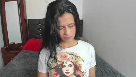 Luna  online show from May 28, 2026, 2:36 pm
