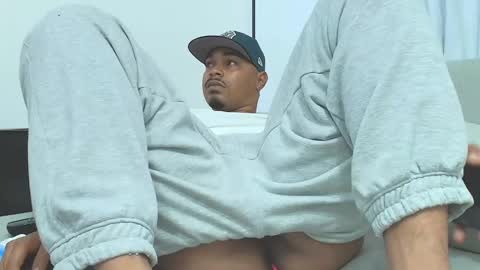 Snapshot of latinbbc_00 chatting on March 1, 2025, 3:53 am latinbbc_00 online show from March 1, 2025, 3:53 am