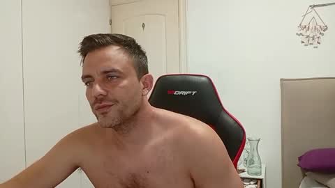 LatinBlueBoy online show from September 11, 2025, 5:46 pm