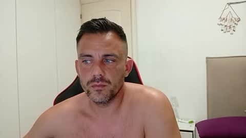 LatinBlueBoy online show from September 16, 2025, 8:43 pm