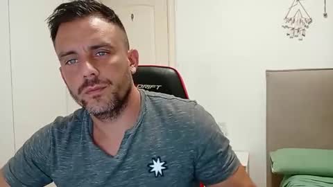 LatinBlueBoy online show from September 21, 2025, 7:04 pm