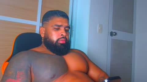 blackBear online show from January 7, 2026, 4:37 am