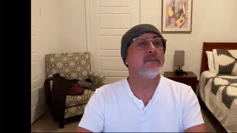 Snapshot of latinnous chatting on January 12, 2026, 5:12 am QS - INDEPENDENT MODEL online show from January 12, 2026, 5:12 am