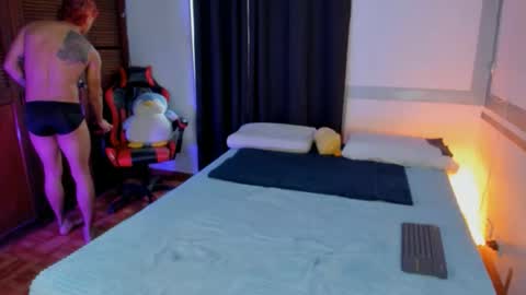 latino_boysmiles online show from April 8, 2026, 5:02 pm