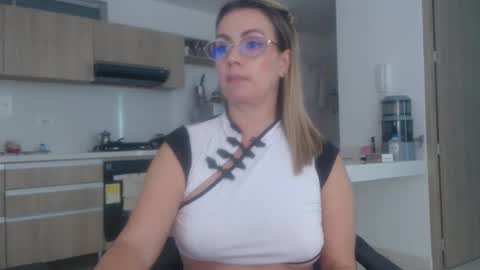 latinpaprika online show from February 16, 2025, 2:00 pm