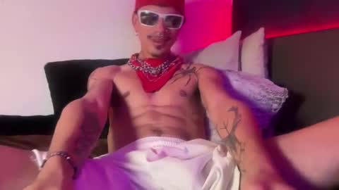 latinprincee online show from April 26, 2026, 5:32 pm