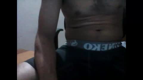 Snapshot of latintropikal chatting on December 4, 2025, 7:17 am Latin Flow online show from December 4, 2025, 7:17 am