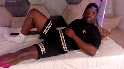 LEANDRO online show from February 11, 2026, 3:44 am