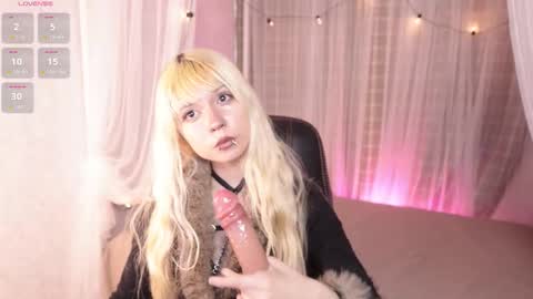 laukyubey1 online show from January 14, 2026, 8:58 pm